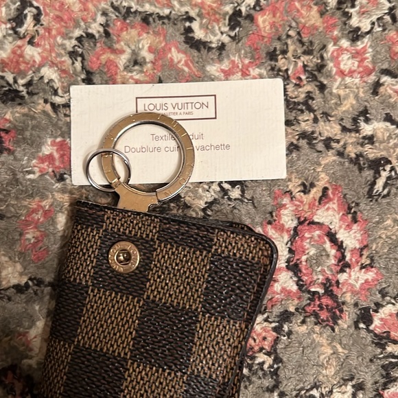 Louis Vuitton Brown Key Holder - Picture 3 of 15